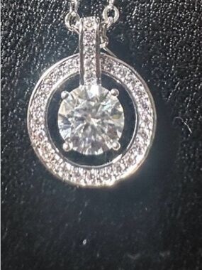 Sterling Silver Halo Circle moissanite Necklace 1 ct